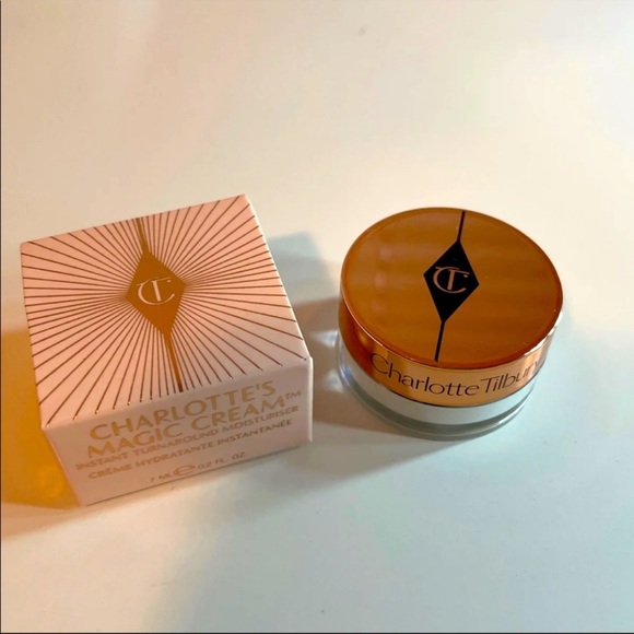 NEW Charlotte Tilbury Magic Moisturizer Mini’s - 2-Pack - Picture 5 of 7